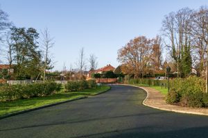 Entrance to Pavilion Place, East Molesey- click for photo gallery